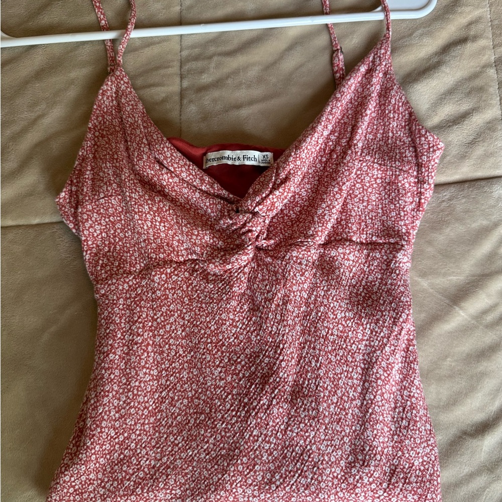 Abercrombie & Fitch Women's Red Floral Top
